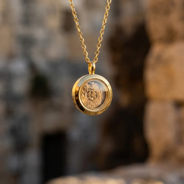 O Medalhão da Promessa Divina